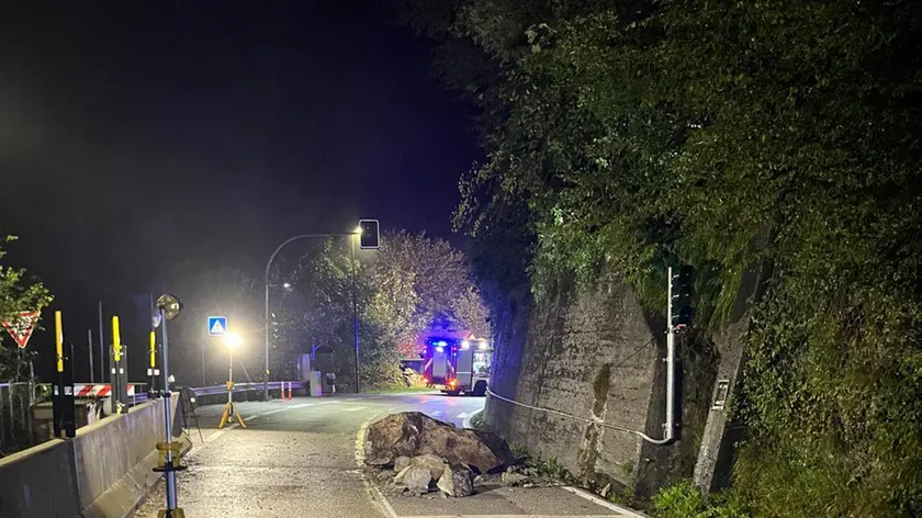 Il masso caduto sulla 251 venerdì sera