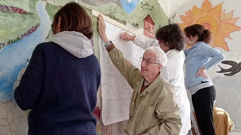 Il maestro Vico Calabrò in mezzo ai suoi allievi