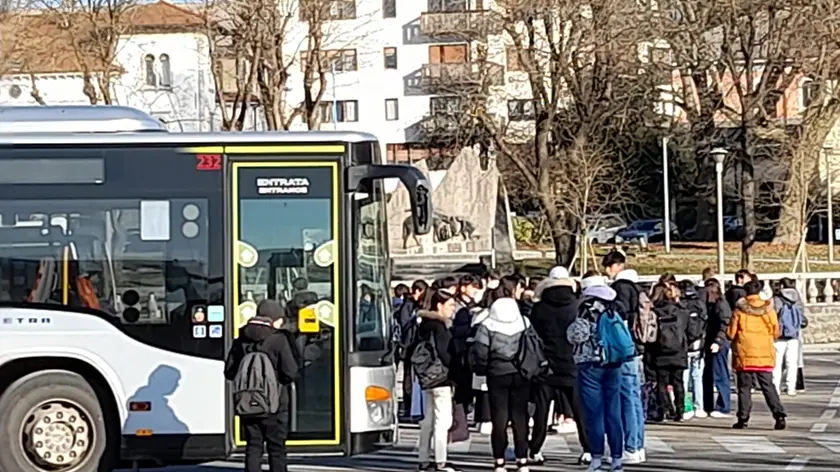 BELLUNO - AUTOBUS STUDENTI PENDOLARI - DOLOMITIBUS
