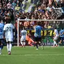 Il secondo gol del Lecco contro la Dolomiti Bellunesi (Foto Beppe De Zanet)
