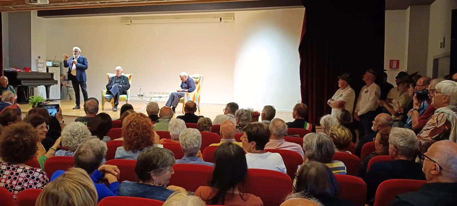 Un momento della conferenza con Don Ciotti