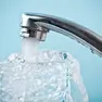 L'acqua ch sgorga da un rubinetto. Domani disagi in città