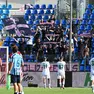 Il saluto della Dolomiti ai tifosi della Brigata Piave a Lecco (Foto Beppe De Zanet)