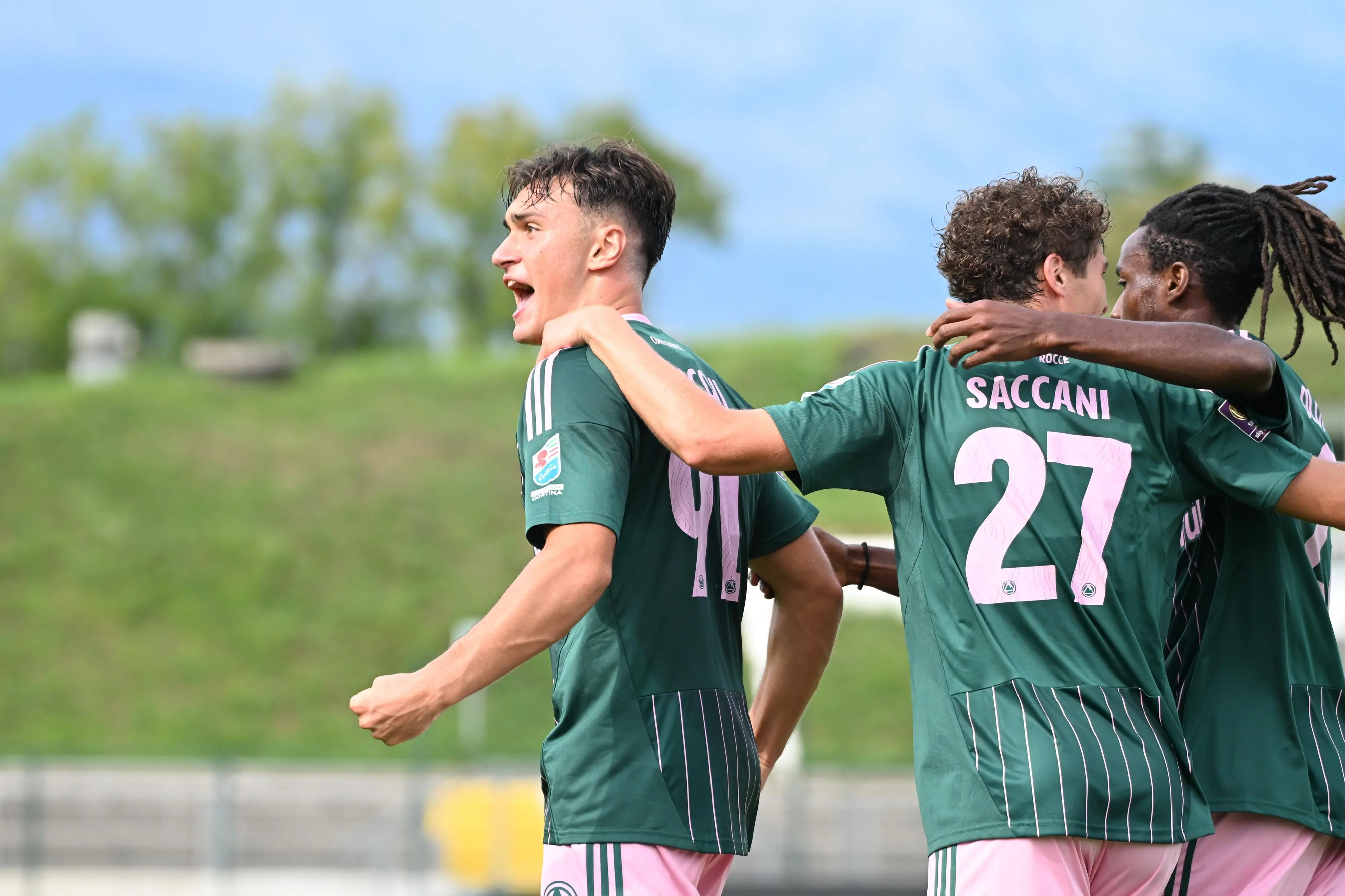 Giacomo Marconi festeggia il gol dell'1-0 Dolomiti (foto De Zanet)