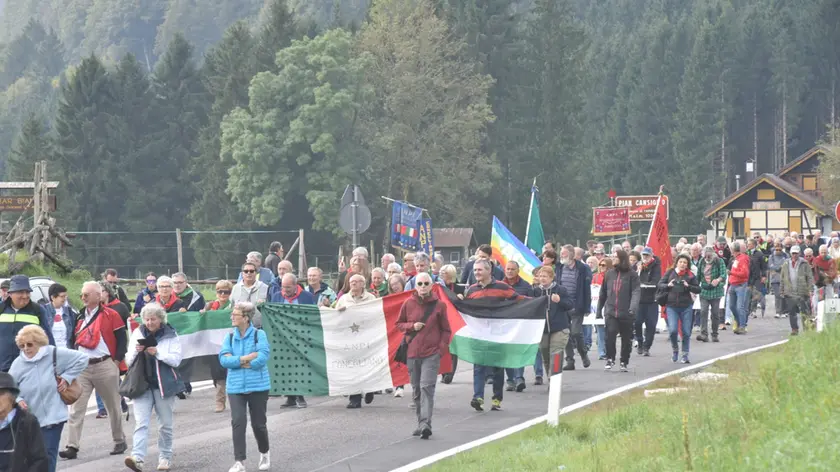 Il corteo in Cansiglio