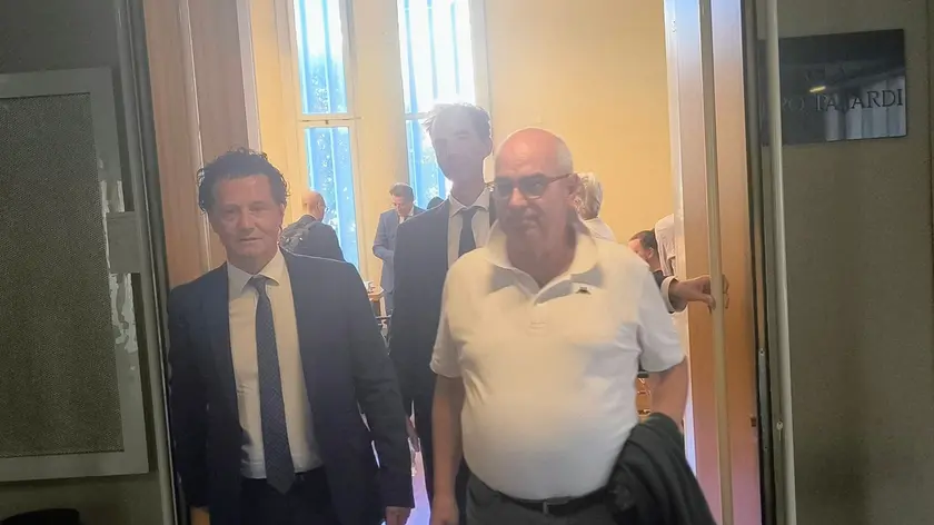 Gianpietro Ghedina e Luigi Alverà all'uscita dall'aula del tribunale di Belluno
