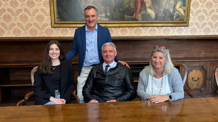 Stefania Constantini durante l’incontro con il sindaco di Belluno e gli assessori