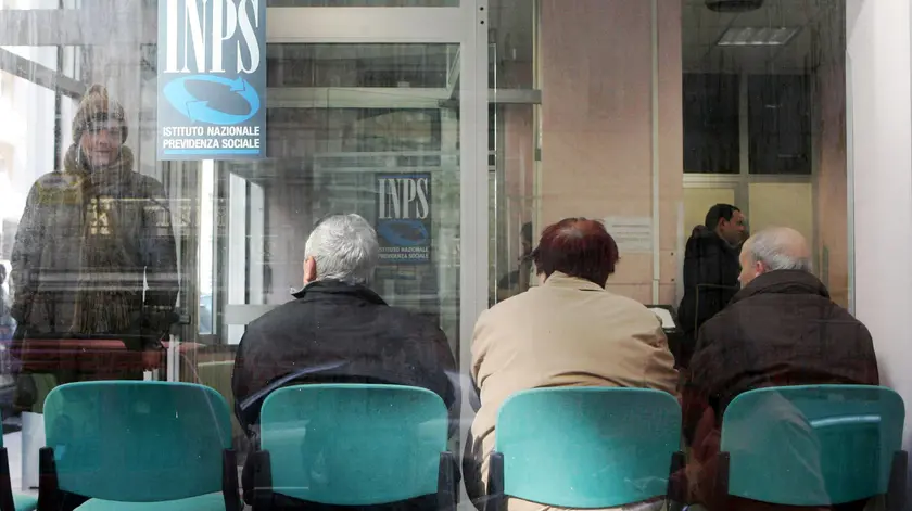 Pensionati in attesa all'Inps