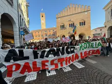 Il corteo ProPal in piazza dei Signori a Treviso (ph Colussi /Fotofilm)