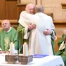 Don Antoniol saluta la comunità