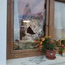 La finestra sfondata dai ladri a Pedavena