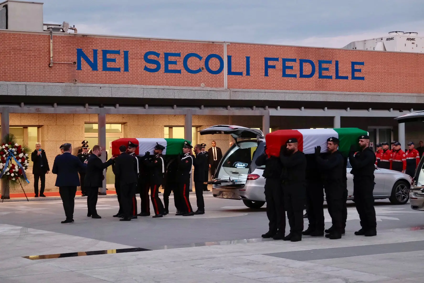 Le bare arrivano a Padova