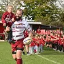 L'ingresso in campo di Francesco Funario con il figlio Elia