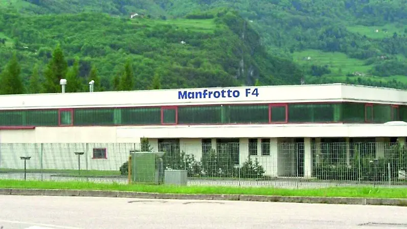 Lo stabilimento di Videndum, ex Manfrotto, a Villapaiera di Feltre