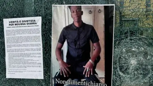 Chiesta archiviazione agente Polfer che uccise migrante