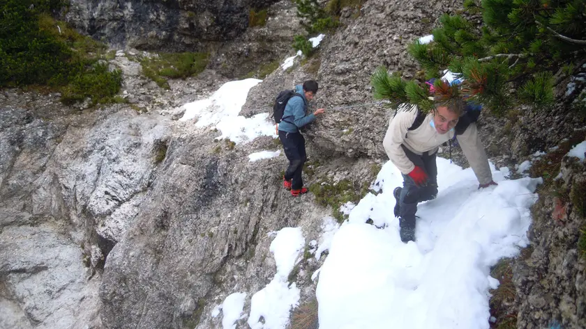 Il sentiero attrezzato che porta al Bivacco Valdo