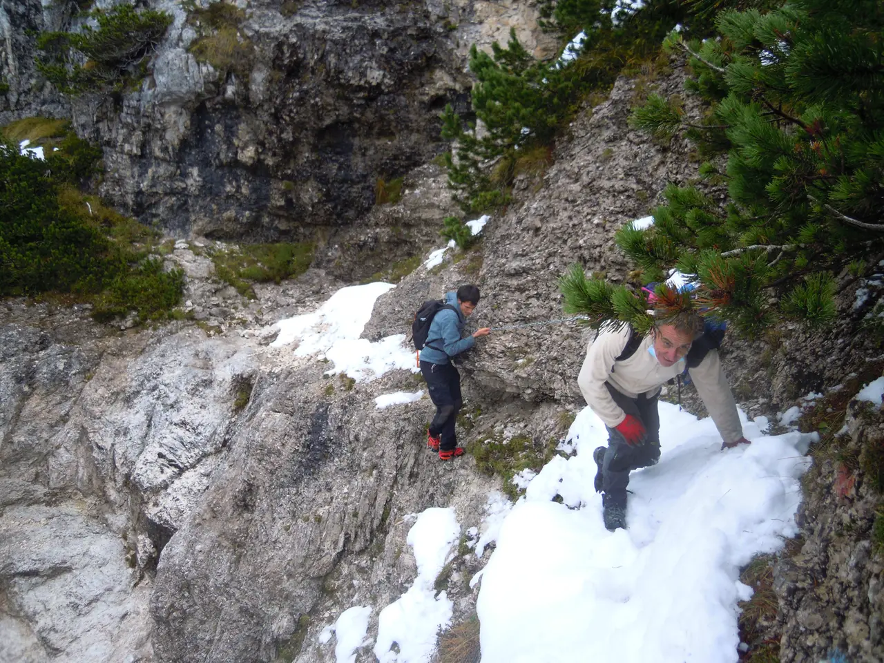 Il sentiero attrezzato che porta al Bivacco Valdo
