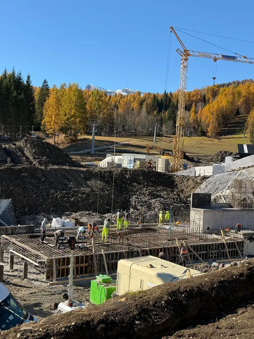 Il cantiere della cabinovia Apollonio-Socrepes