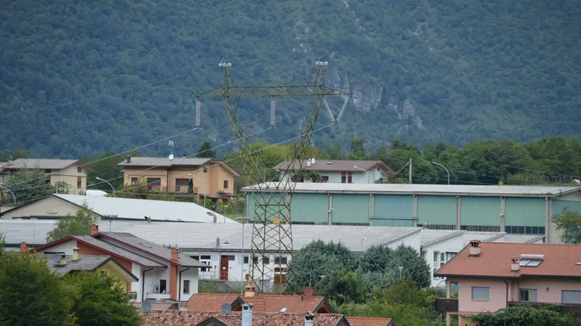 Il progetto di razionalizzazione degli elettrodotti nella Media Valle del Piave divide i sindaci