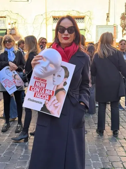 La presidente Martina Semenzato a Roma, in occasione del flash mob "Non con la mia faccia"