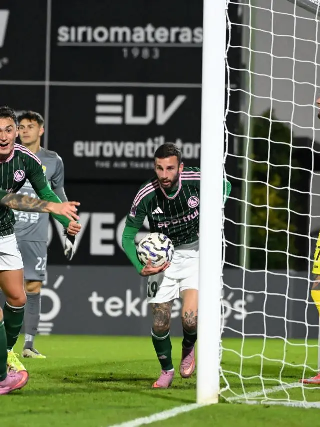 Mignanelli dopo il primo gol della Dolomiti Bellunesi (foto De Zanet)