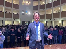 Alberto Stefani sul palco di Borgoricco per la festa post elezioni (foto Piran)