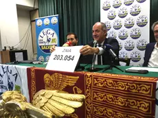 Zaia come ai tempi delle conferenze del Covid: al K3 mostra la "tabella" con le sue preferenze