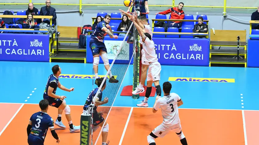 Un attacco di Francesco Corrado (Foto Andrea Chiaramida e Katia Boero)