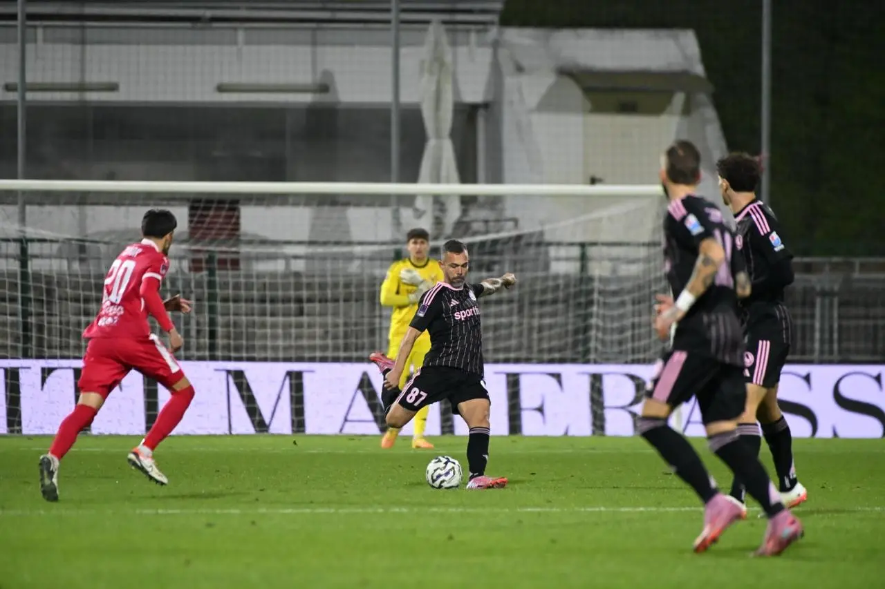 Burrai imposta l'azione (foto De Zanet)