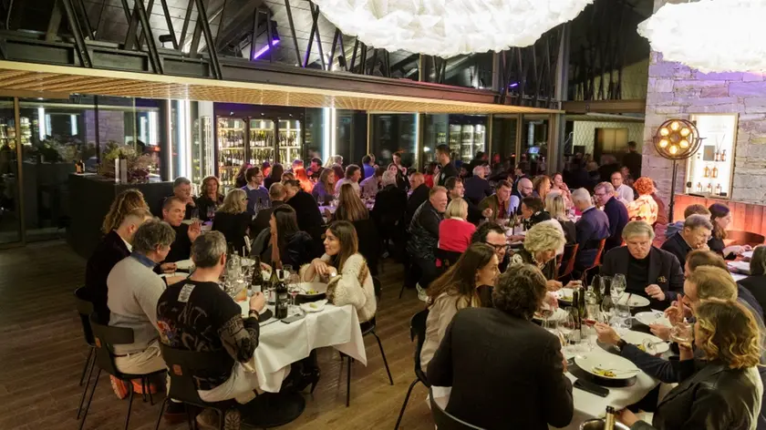 Lo chalet durante una cena