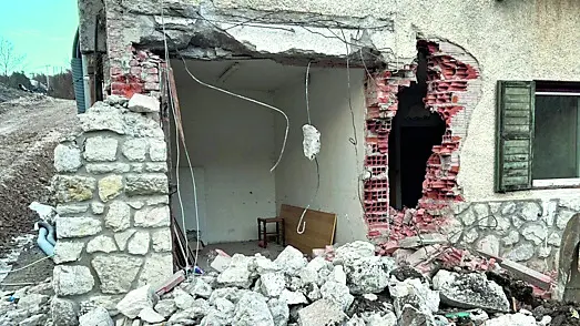 La demolizione di casa Curtolo a Cortina