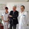 Il primario dell'Oncologia di Belluno Fable Zustovich con il commissario Dal Ben e la coordinatrice infermieristica Lina Mazzuccato