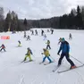 Il campo scuola sul Nevegal affollato da piccoli sciatori con i maestri