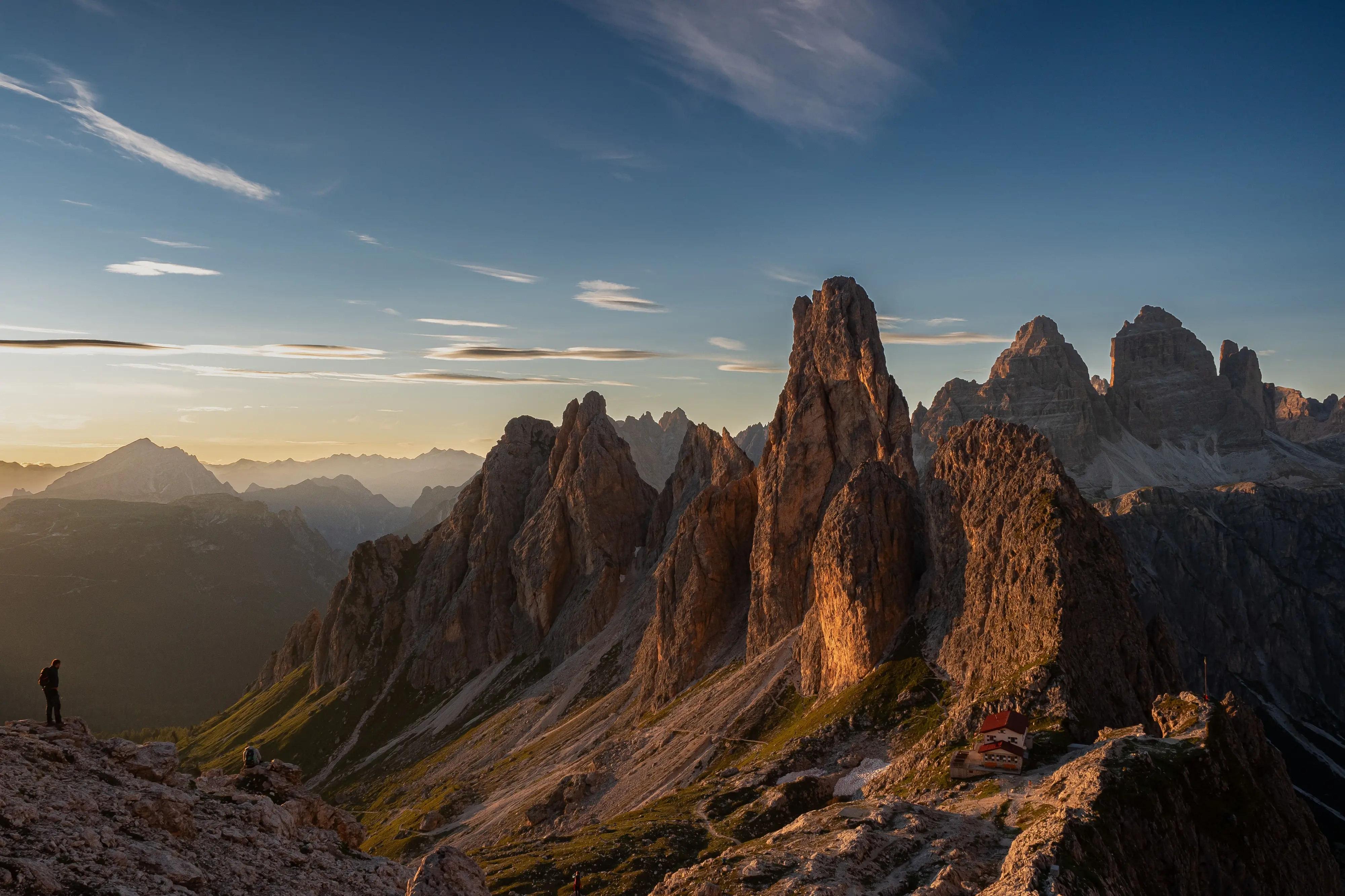 Dodici scatti, uno per ciascun mese, selezionati tra gli oltre 2700 che hanno partecipato al concorso indetto dal nostro giornale con Nord Est Multimedia e la Regione Veneto. Ecco come è andata: il calendario sarà in omaggio gratuito con il Corriere delle Alpi solo martedì 23 dicembre