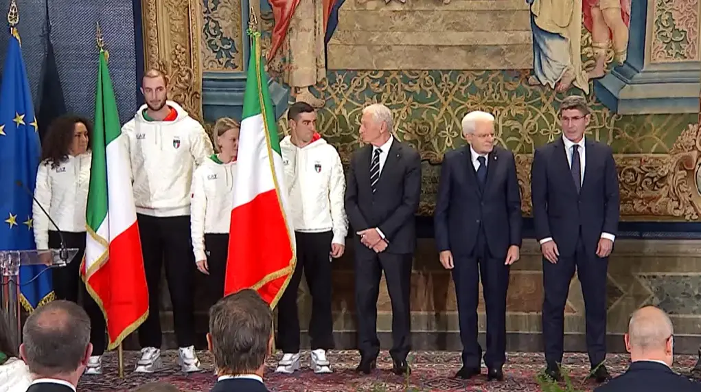 La consegna del tricolore