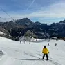Piste imbiancate e tanti sciatori: è iniziata la stagione sulle Dolomiti bellunesi
