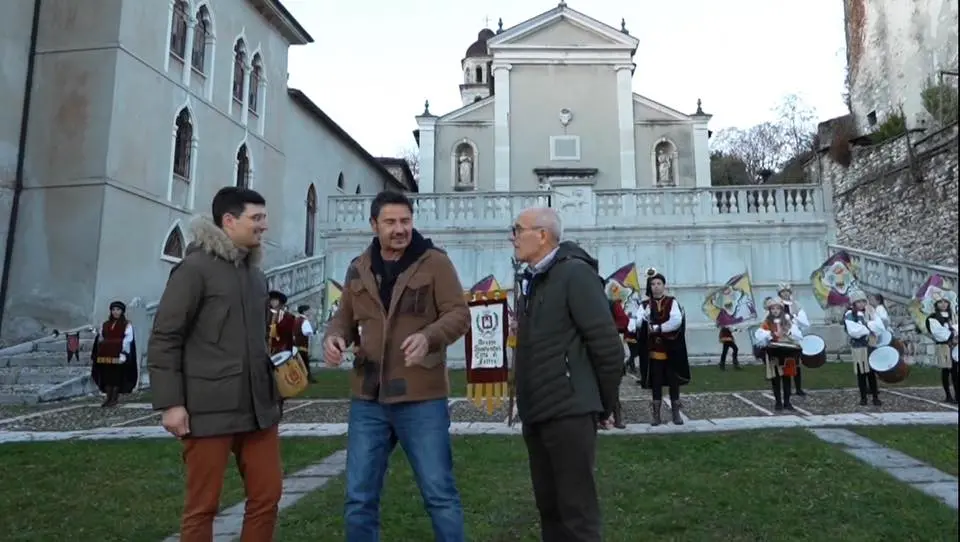 Le riprese in piazza Maggiore a Feltre