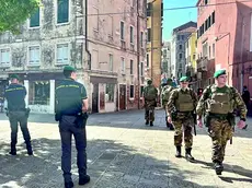 Il ghetto di Venezia presidiato da militari armati