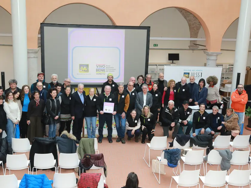 Foto di gruppo alla premiazioni "Rifugi sani e sicuri"