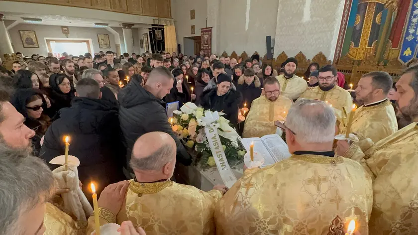 Il funerale di Sergiu Tarna nella chiesa romena ortodossa a Zelarino (foto Pòrcile)