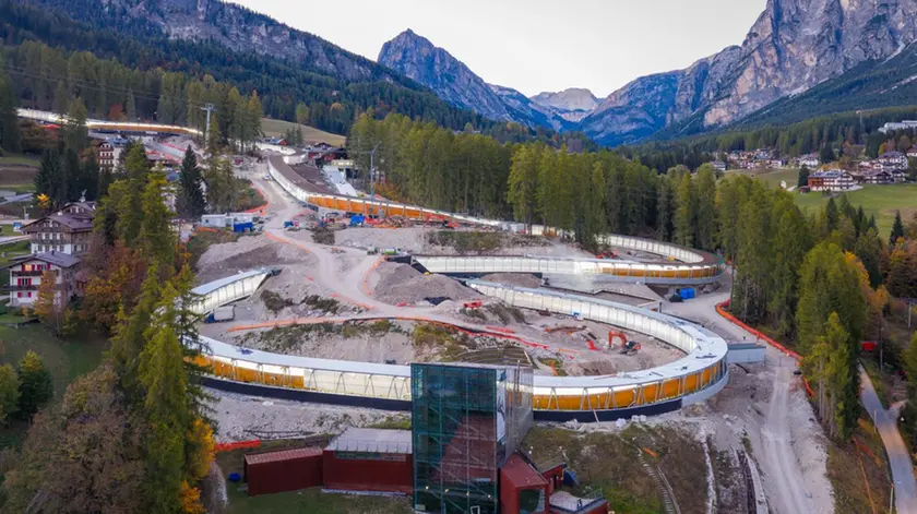 Il cantiere della pista da bob di Cortina, durante i lavori