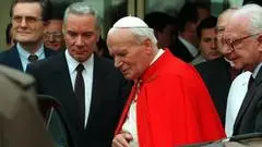 Angelo Gugel a sinistra di Papa Giovanni Paolo II