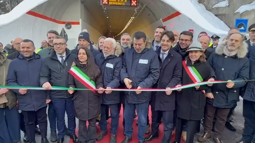 Il taglio del nastro