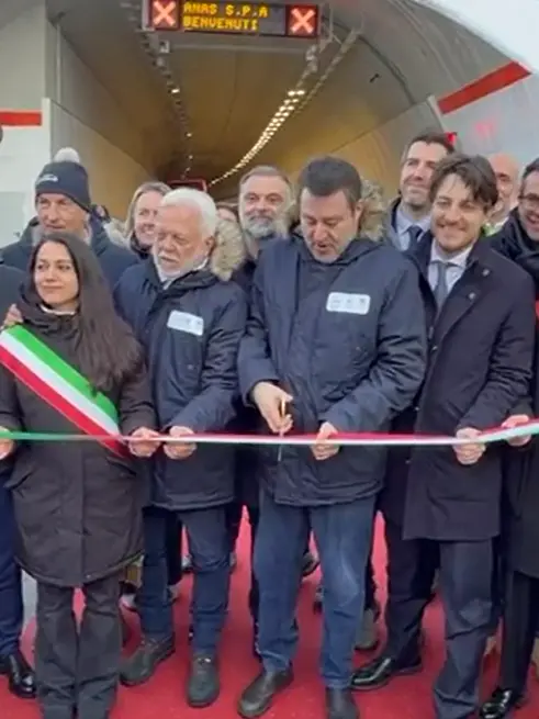 Il taglio del nastro