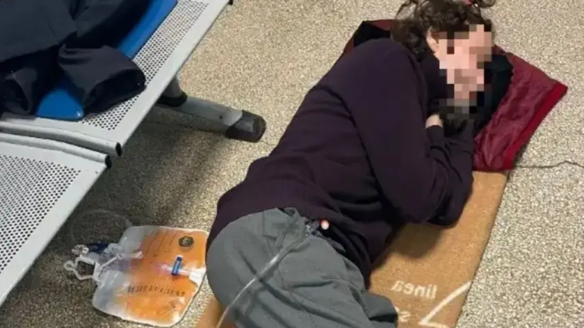 Franco Amoroso costretto a sdraiarsi sul pavimento del Pronto soccorso di Senigallia per mancanza di posti letto