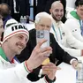Alcuni atleti azzurri hanno accolto il presidente della Repubblica Sergio Mattarella alla Casa Italia di Cortina: occasione per un pranzo in compagnia e qualche selfie