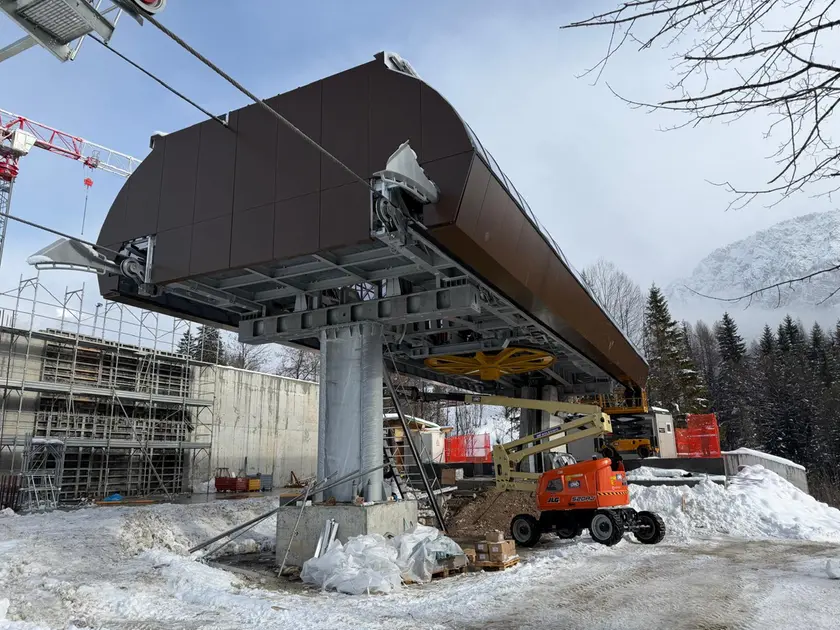 I lavori per il completamento della cabinovia Apollonio - Socrepes a Cortina