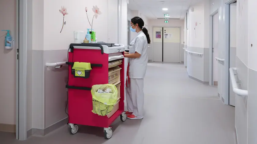 Una infermiera in corsia