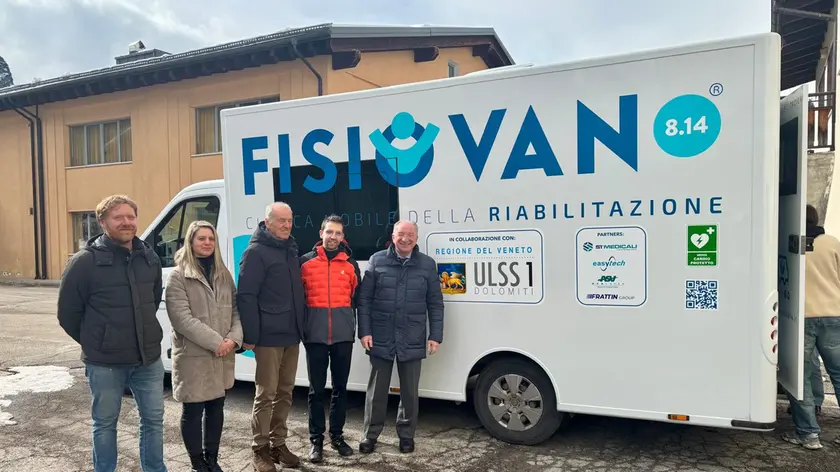 Riabilitazione a domicilio con il FisioVan dell'Ulss 1 Dolomiti