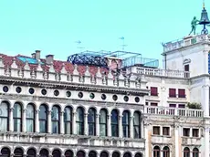 Lo scorcio di palazzo in vendita con l’altana alla Procuratie Vecchie